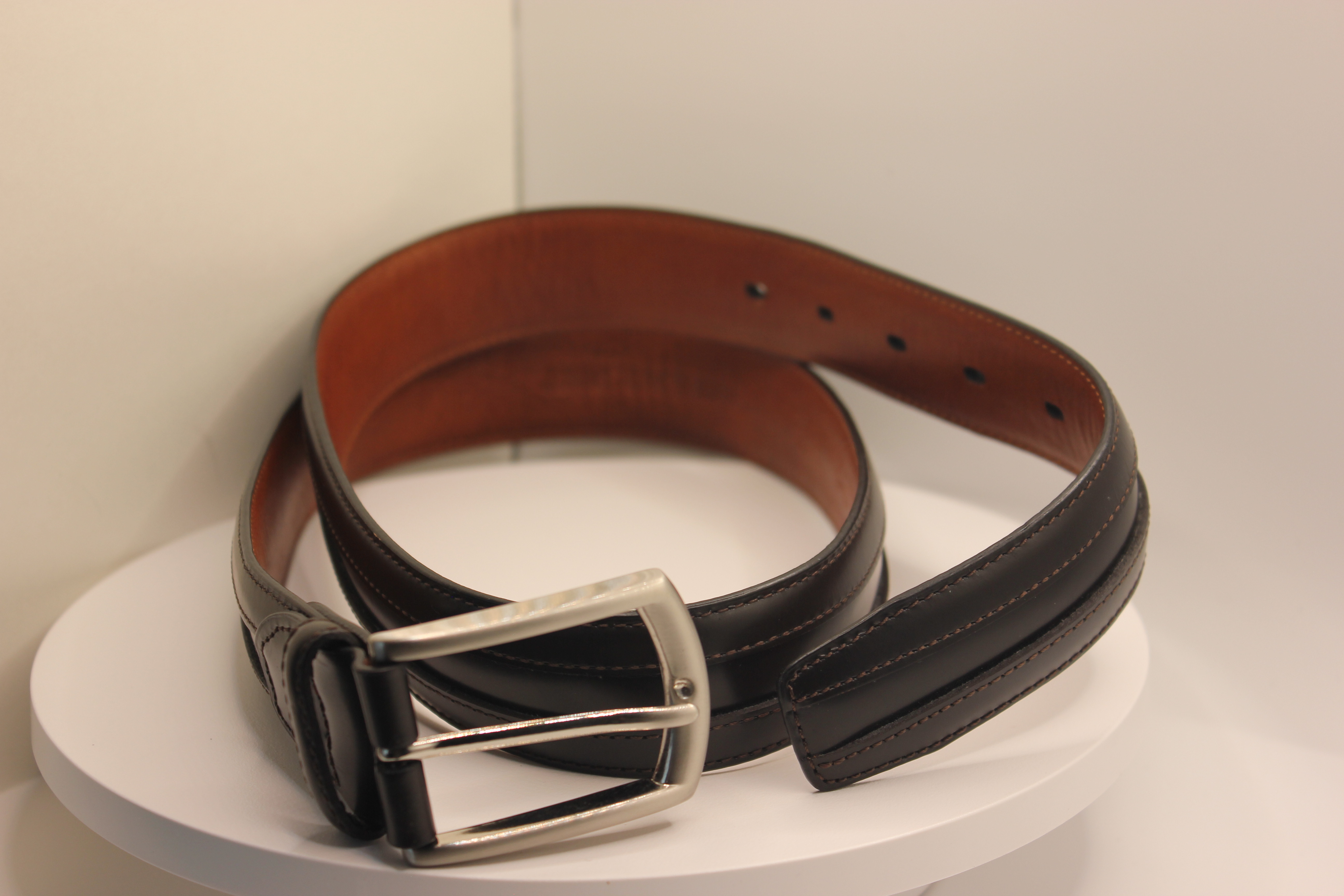 Johnston & Murphy Men's Classic Leather Dress Belt
